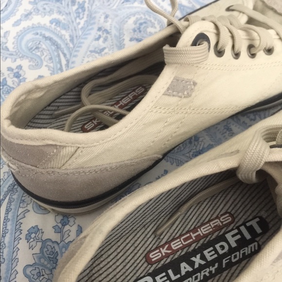 Skechers shoes News relaxed fit memory foam ! - Picture 2 of 8